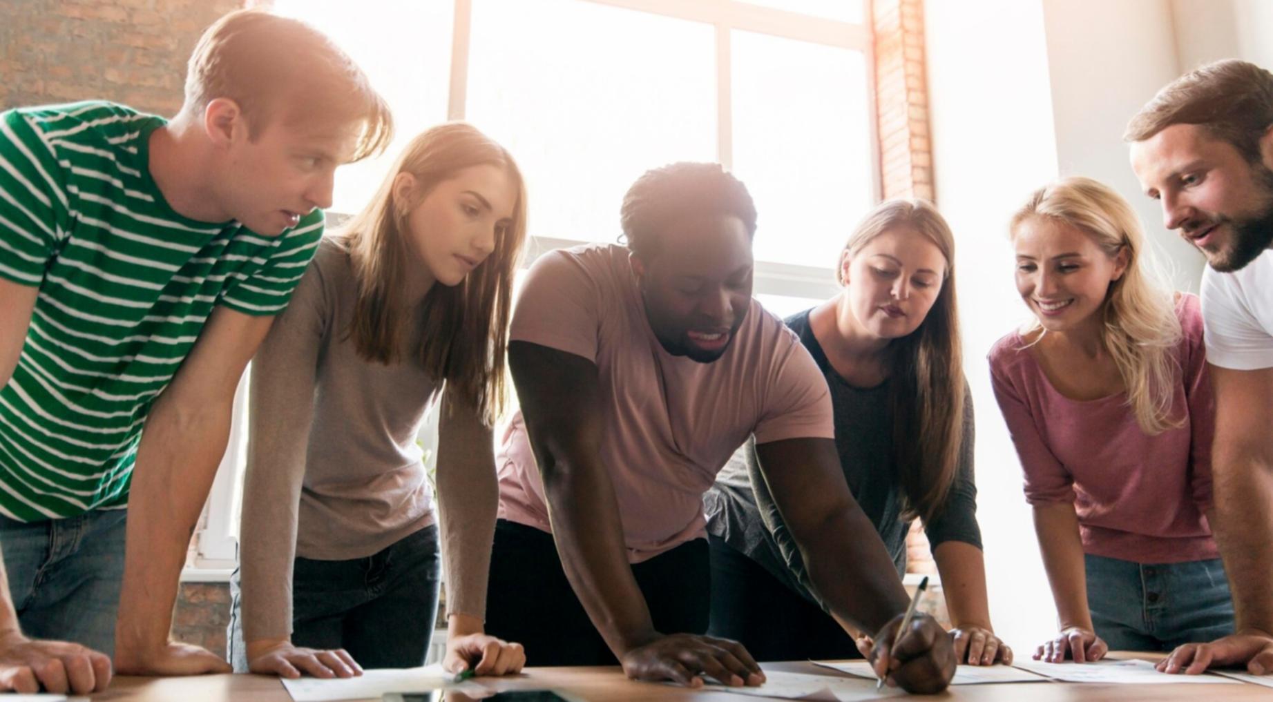 Sesión de trabajo colaborativo sobre mentalidad financiera en nuestras instalaciones de Oviedo